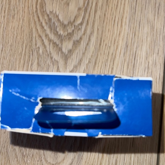 NWOT - Silicone Carrying Case for Apple AirPods Pro - Picture 3 of 4